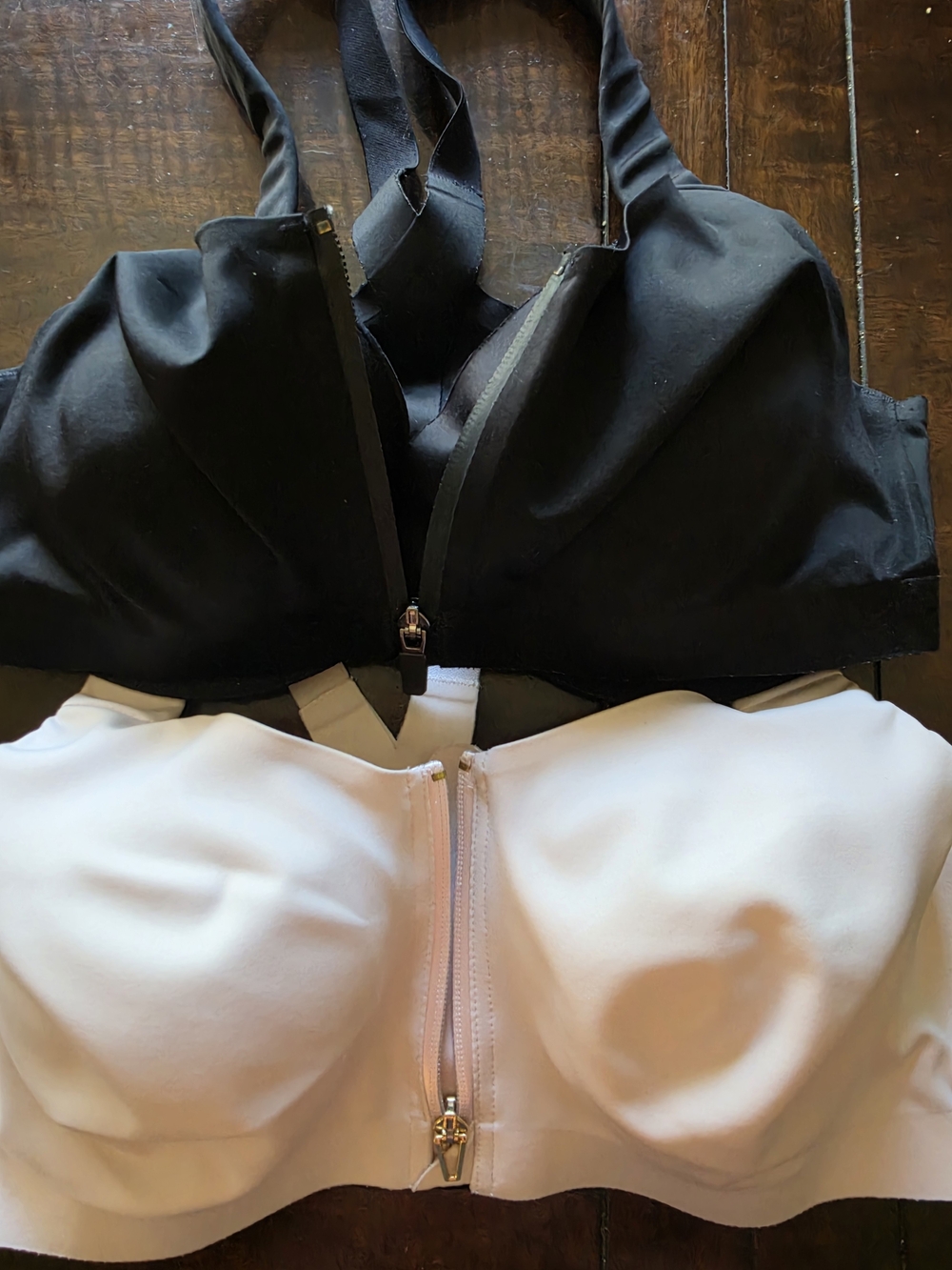 Victoria's Secret Knockout Black and Light Pink Front-Zip Sports Bra Duo